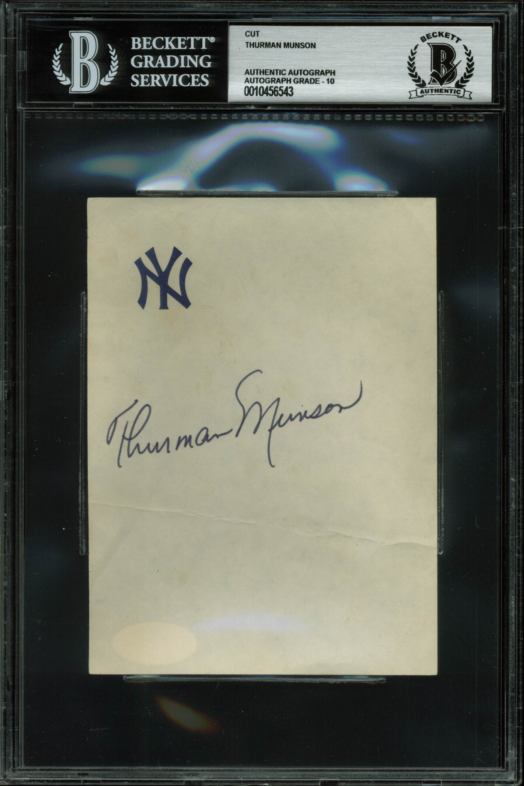 Yankees Thurman Munson Authentic Signed 4x5.5 Cut Auto Graded Gem 10 Bas Slabbed